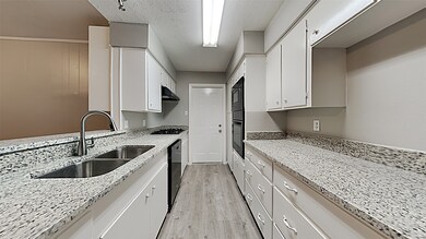 11523 Kirkmeadow Dr, Houston, TX 77089 - photo 4