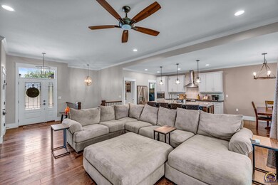 7439 SW Kings Forest Ct, Topeka, KS 66610 - photo 5