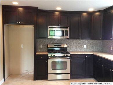 15 Edgegrove Ave, Staten Island, NY 10312 - photo 2