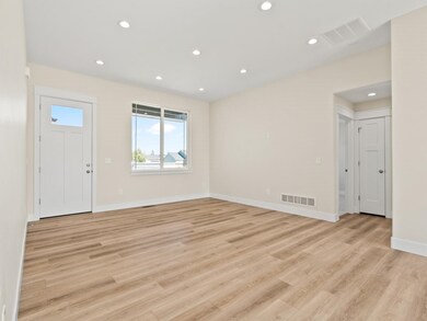 402 Kelton Cir, Shelley, ID 83274 - photo 7