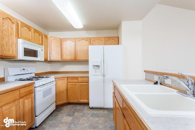 7617 Melody Commons Court-large-008-8-Ki