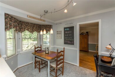 Eat-In Kitchen