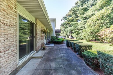 351 Chatham Cir, Warwick, RI 02886 - photo 5