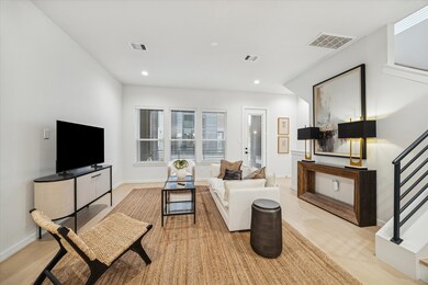 811 Thornton Rd unit B, Houston, TX 77018 - photo 5