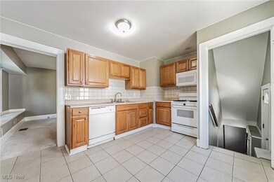 3314 Altamont Ave, Cleveland, OH 44118 - photo 5