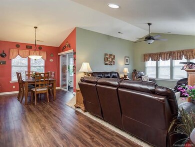 75 Winter Wren Cir, Hendersonville, NC 28792 - photo 6