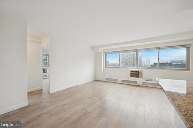 2101-17 Chestnut St unit 1815, Philadelphia, PA 19103 - photo 4