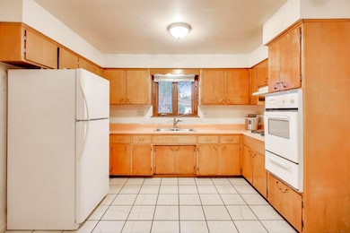 unlisted-address, Addison, IL 60101 - photo 7