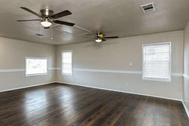 419 Hallvale Dr, Fort Worth, TX 76108 - photo 5