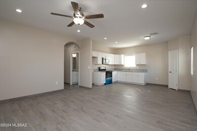 Kitchen/Dining Area