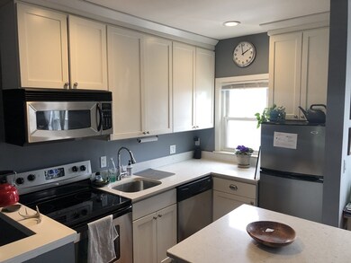 136 D St unit 3, Boston, MA 02127 - photo 2