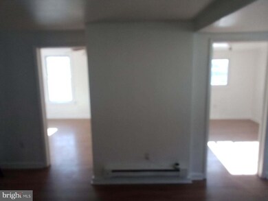 292 N Washington St unit 204, Berkeley Springs, WV 25411 - photo 2