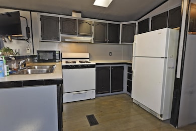 24 Avenue B, Burlington, VT 05408 - photo 5