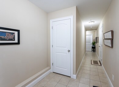 7 Cascade Cir, MerriMacK, NH 03054 - photo 4