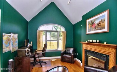 606 Hideaway Dr, Moscow, PA 18444 - photo 2