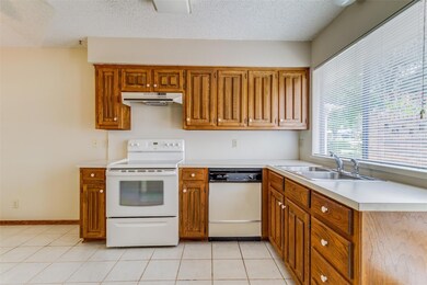 3209 N Marseille Ln, Sherman, TX 75090 - photo 3