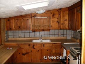 2408 Bakers Creek Rd, Burnsville, NC 28714 - photo 6