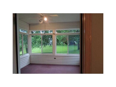 3-Seasons Porch/Room.