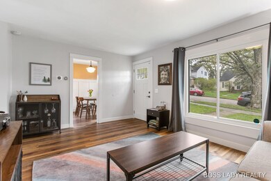 22-web-or-mls-859 Coldbrook St NE, Grand