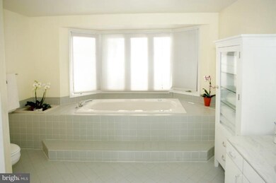 5 Tomlinson Ct, Cabin John, MD 20818 - photo 5