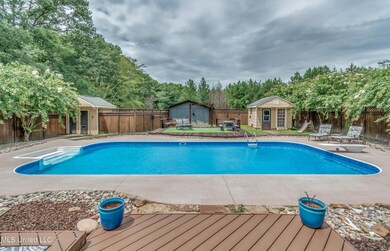 2073 Burt Loop Rd-28