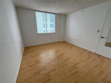 126 SW 17th Rd unit 505, Miami, FL 33129 - photo 3