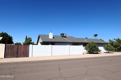 RV Gates to Back Yard