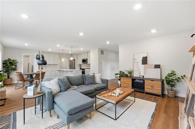 408 Woodview Dr, Raymore, MO 64083 - photo 6