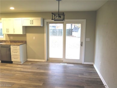 2306 Lincoln Dr, Lorain, OH 44052 - photo 6