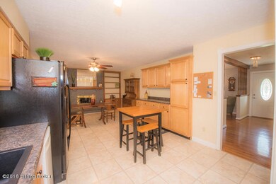 384 Ford Dr, Mount Washington, KY 40047 - photo 4