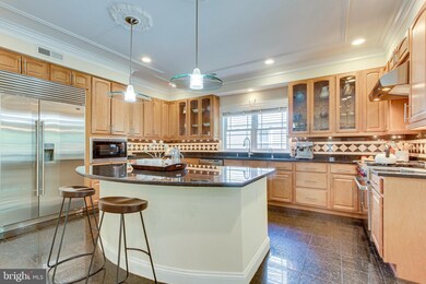 111 S Lee St, Falls Church, VA 22046 - photo 3