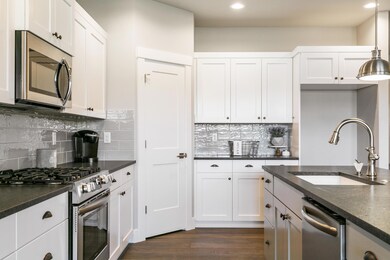 3996 SW Coyote Ave, Redmond, OR 97756 - photo 3