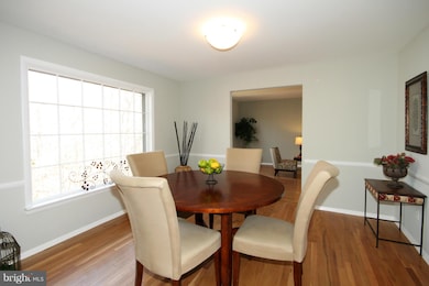 9424 Hermitage Dr, Fairfax, VA 22032 - photo 6