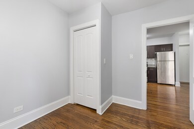 1611 W Juneway Terrace unit 2F, Chicago, IL 60626 - photo 6