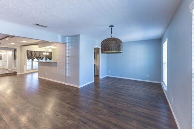 1013 Henson Dr, Hurst, TX 76053 - photo 4