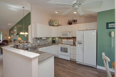 209_Round_Hill-02