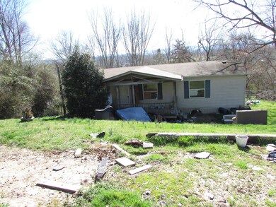 124 Hillside Dr, Johnson City, TN 37601 - photo 5