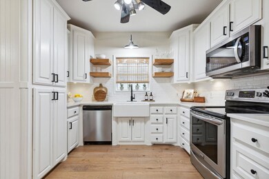 408 Huggins Dr, Springtown, TX 76082 - photo 5