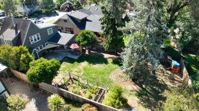 1446 NW Lawnridge Ave, Grants Pass, OR 97526 - photo 2