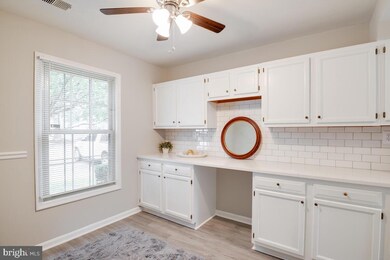 2246 Dawn Ln, Temple Hills, MD 20748 - photo 6