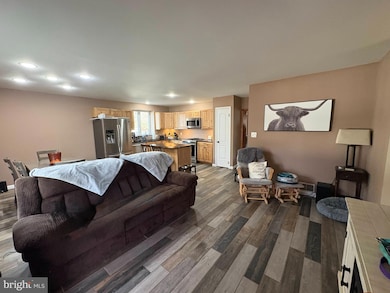 760 W Clayton Ave, Clayton, NJ 08312 - photo 4