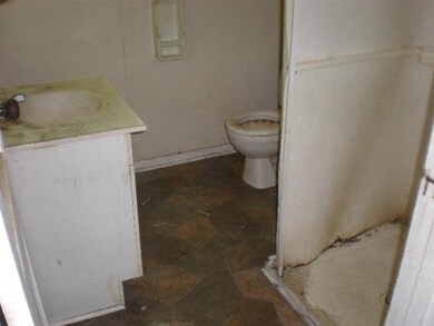 125 Division St, Elkhart, IN 46516 - photo 7