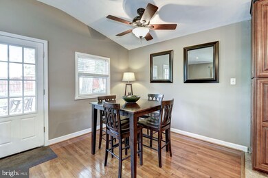 4117 Maple St, Fairfax, VA 22030 - photo 6