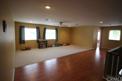 Extra  large  bonus  room  upstairs  with Berber  