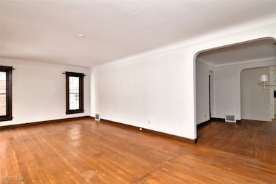 3563 Latimore Rd, Shaker Heights, OH 44122 - photo 6