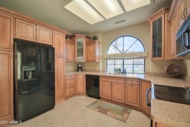 9102 E Laurel ln