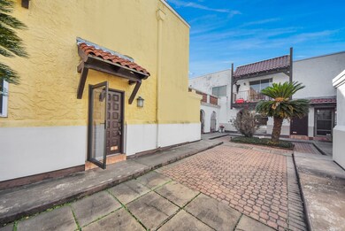 2744 Briarhurst Dr unit 23, Houston, TX 77057 - photo 3