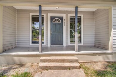 713 W Shepherd St, Denison, TX 75020 - photo 2