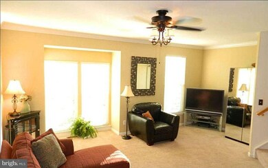 2571 Chase Wellesley Dr, Herndon, VA 20171 - photo 6