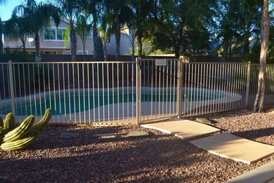 29poolfence - Copy
